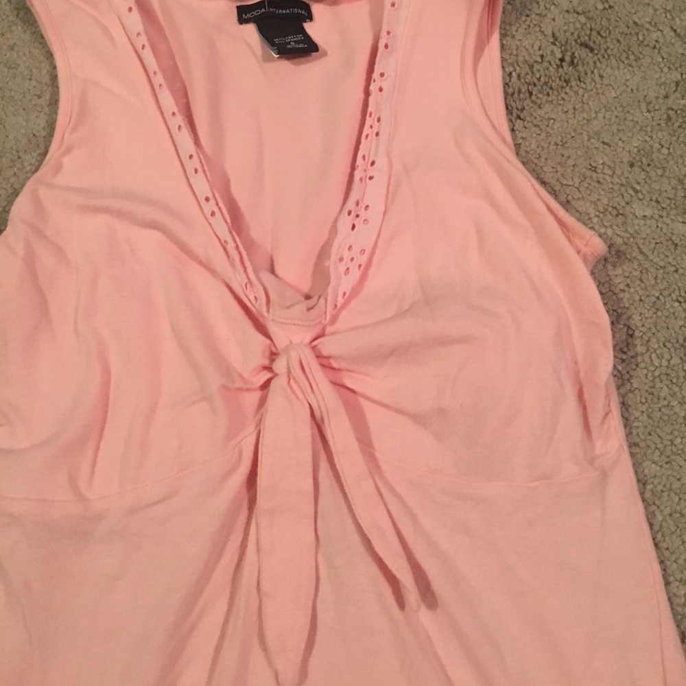 Pink tank with built in bra - Picture 3 of 3
