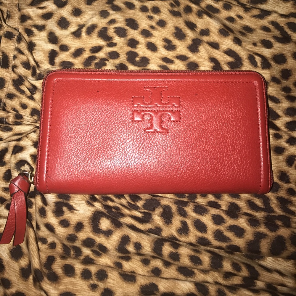 Red Tory &Burch wallet