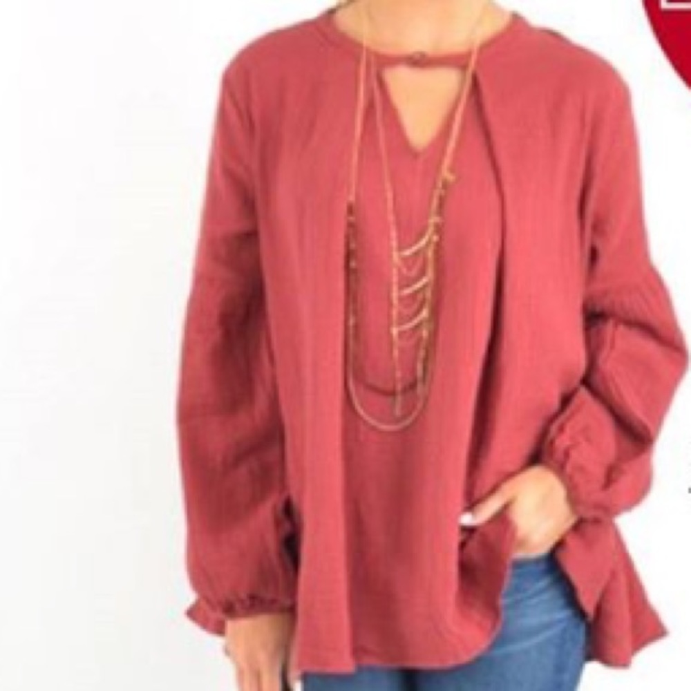 NWT Flowy boutique top