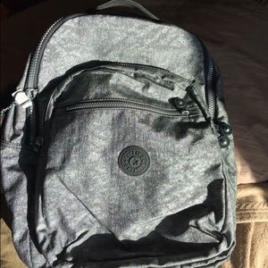 Kipling Seoul silver glimmer. Gently used.