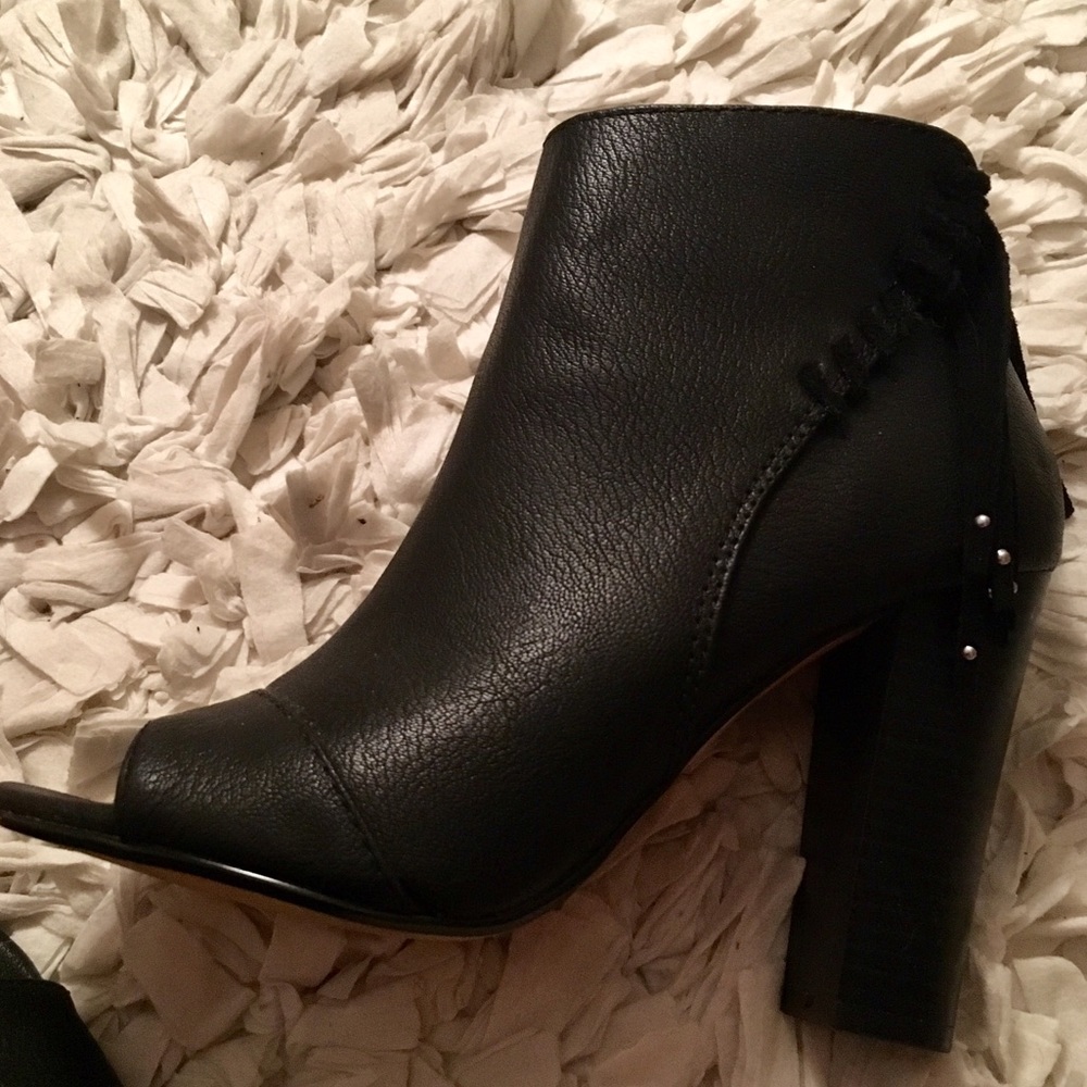 Black leather Express booties