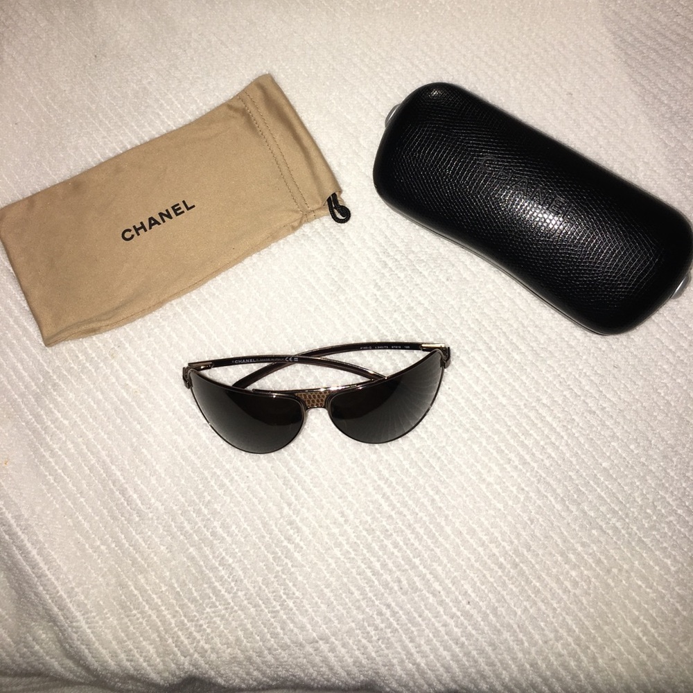 CHANEL aviator sunglasses