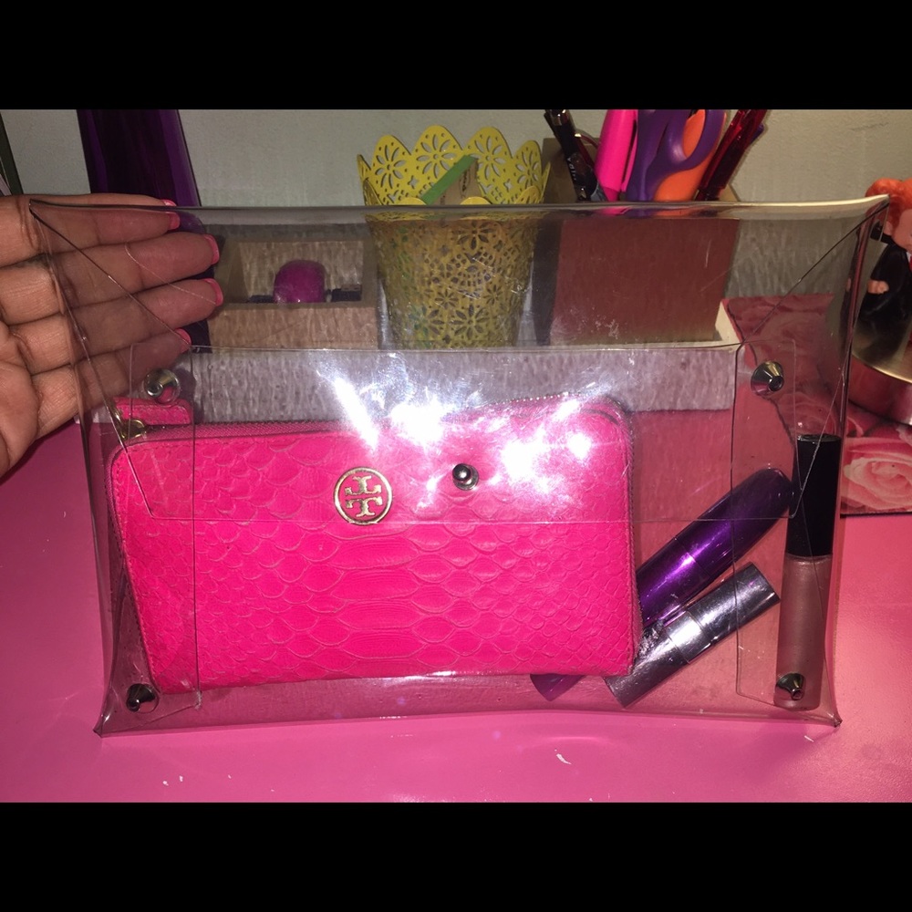 Clear Clutch