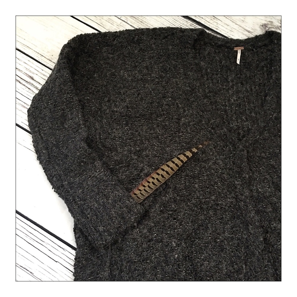 ✨Free People Boucle Slouch Cardigan Sweater✨ - Picture 5 of 5