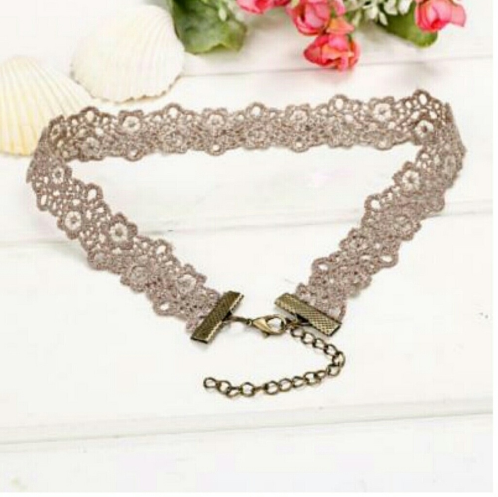 Cream choker - Picture 2 of 2