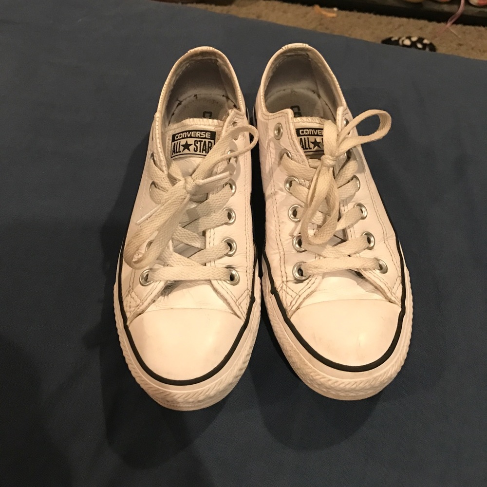 white leather low top converse