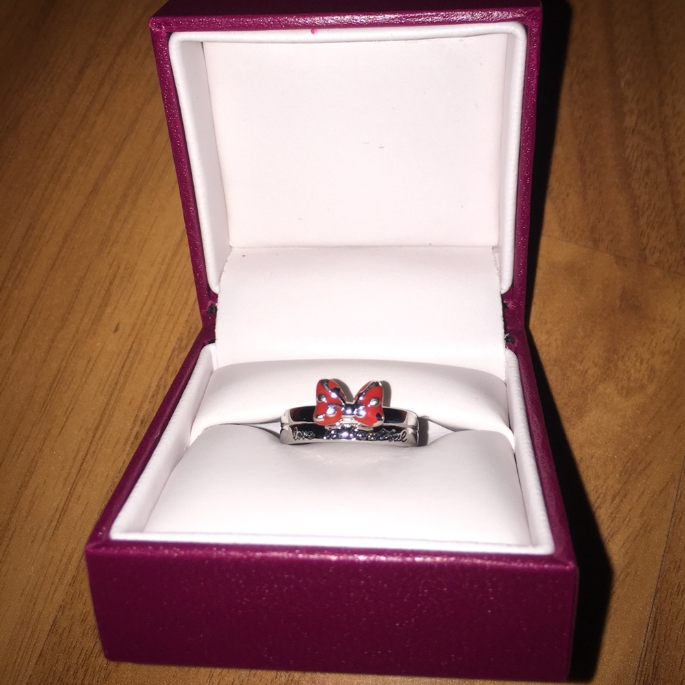Disney Minnie Mouse ring