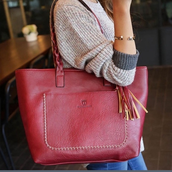 Handbags - Retro women's leather PU hand bag.make offer