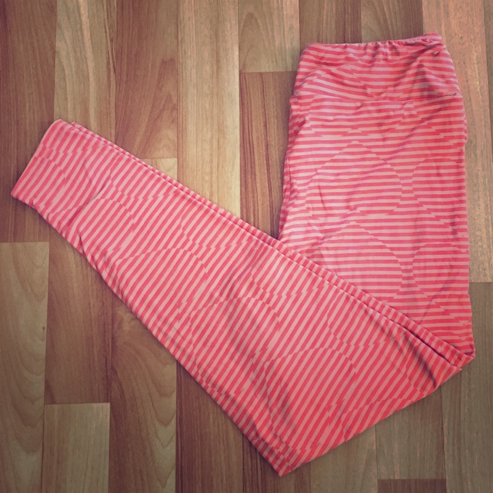 Subtle hearts 💕 LuLaRoe TC leggings