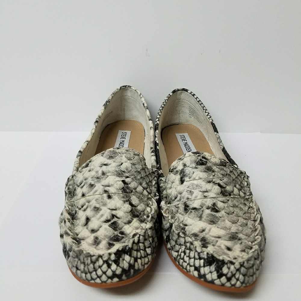 Steve Madden Murphy Flat