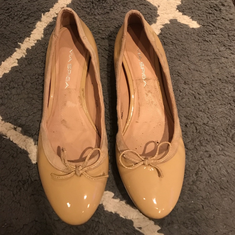 Via Spiga nude patent flats size 7.5