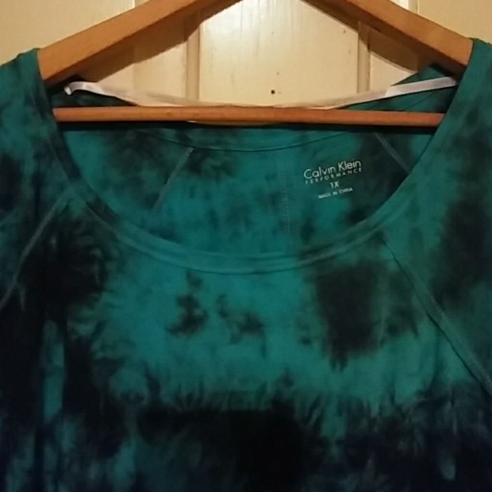 Calvin Klein - Picture 2 of 3