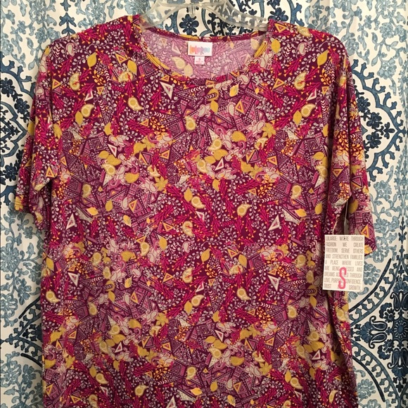 NWT Small Irma - Flowers - LuLaRoe - Picture 1 of 3