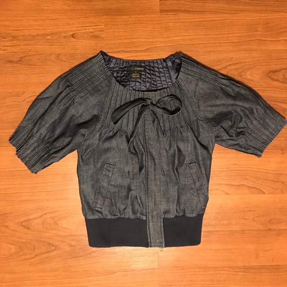 Jackets & Blazers - 🎈SALE 🎈Trendy denim jacket.