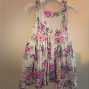 Children's dress. Great for Easter.