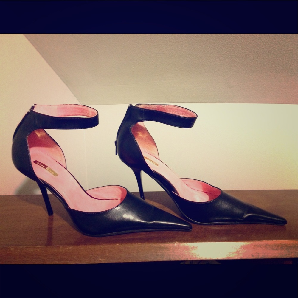 Pointy toe heels