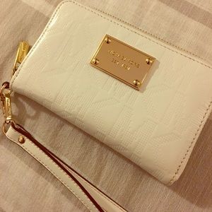 Michael Kors wristlet