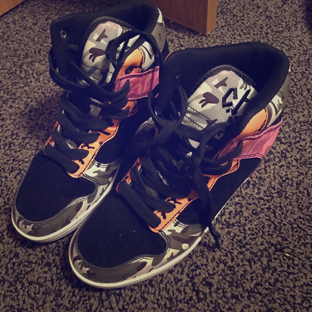 Wedged sneakers