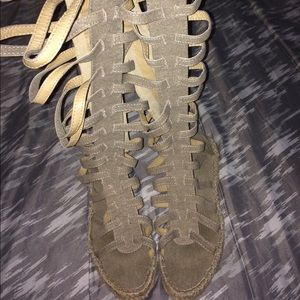 Knee High Gladiator Sandals! 🗡👡