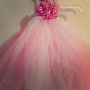 Beautiful Tutu dress. Very convenient