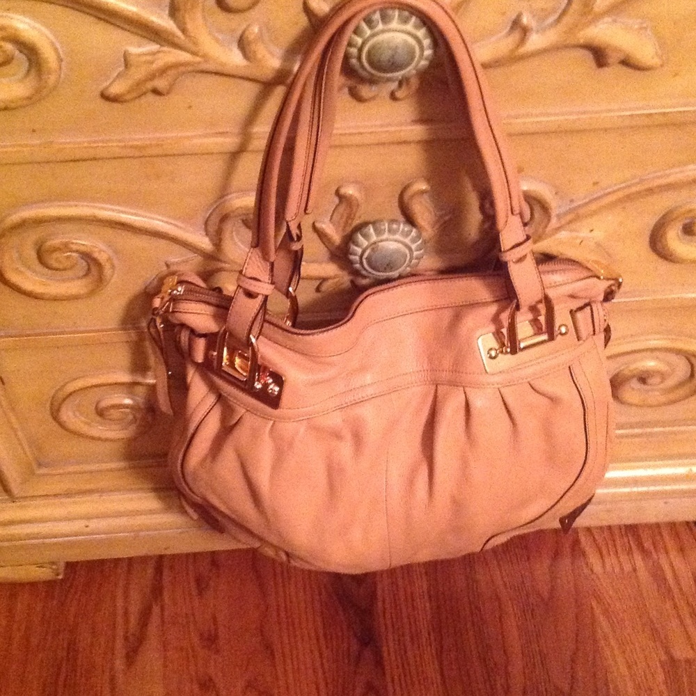 B Makowsky cream purse