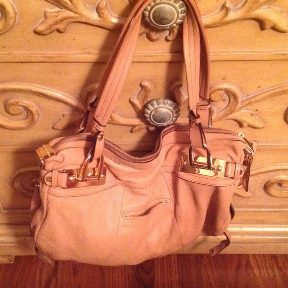 B Makowsky cream purse - Picture 2 of 3