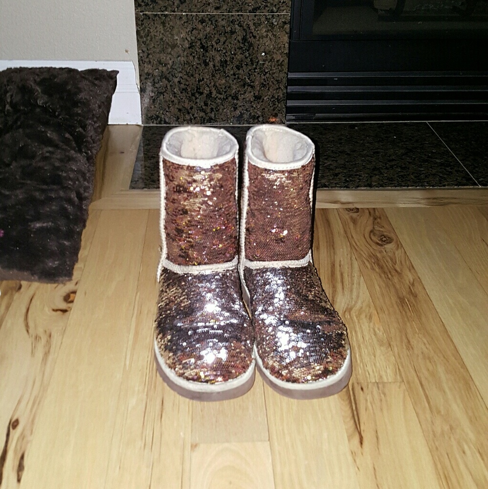 Sparkly blingy Uggs