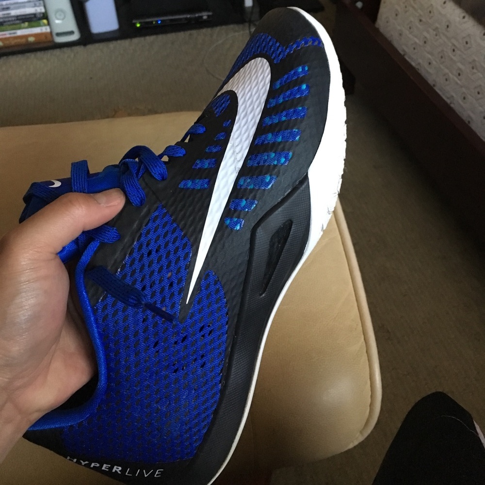 Nike HyperLive - size 11.5