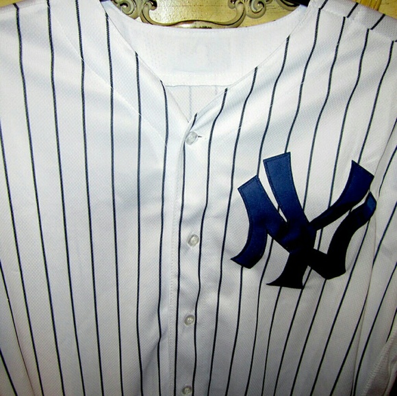 New Jeter Yankees SEWN Jersey w/ 3,000 Hits Patch - Picture 2 of 5