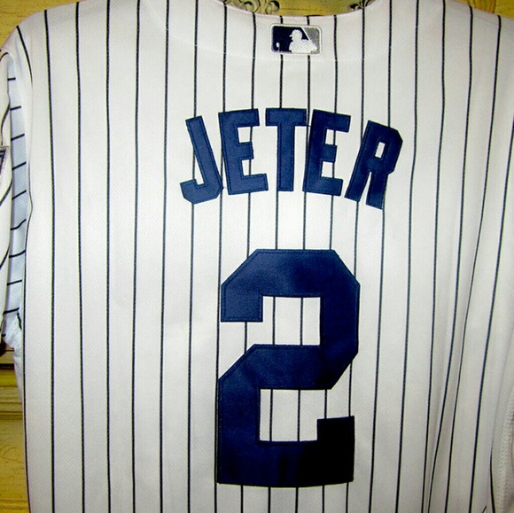 New Jeter Yankees SEWN Jersey w/ 3,000 Hits Patch - Picture 4 of 5