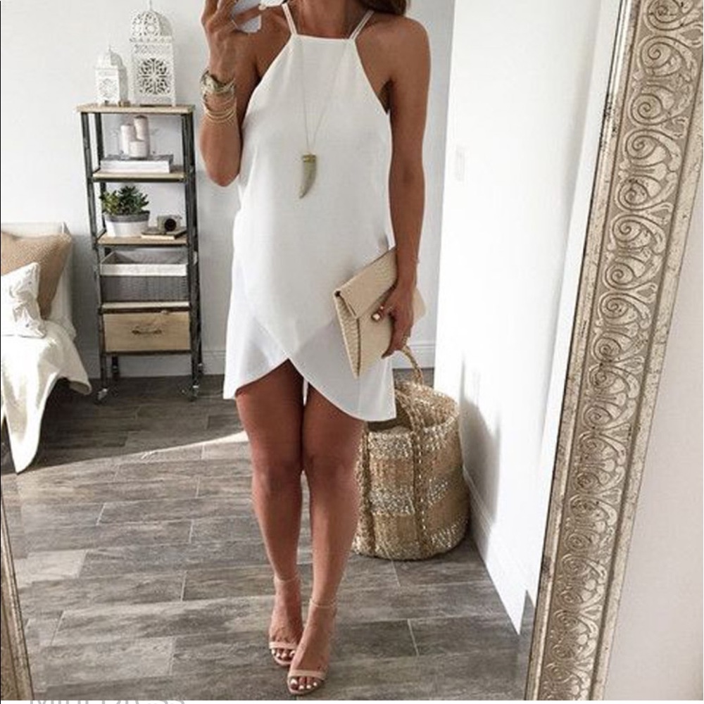 NWT WHITE V HEM MINI DRESS.RUNS SMALL