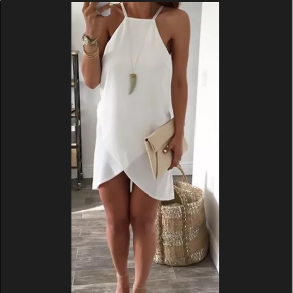 NWT WHITE V HEM MINI DRESS.RUNS SMALL - Picture 2 of 4