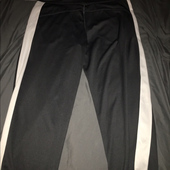 Large workout pants (NWT) - Picture 2 of 3