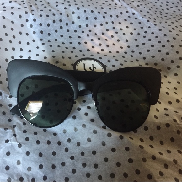 Cat Eyed Sunglasses! They Are Here! - Picture 3 of 7