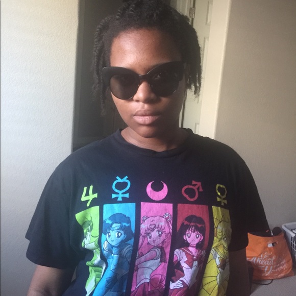 Cat Eyed Sunglasses! They Are Here! - Picture 6 of 7