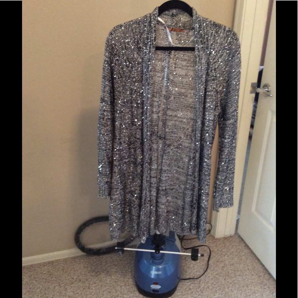 Gorgeous mid length sweater