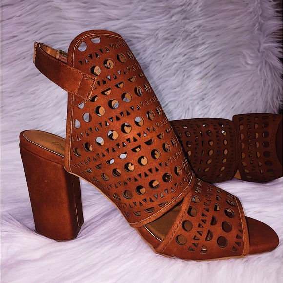 🎉🍯 New Cognac Booties - Picture 2 of 7