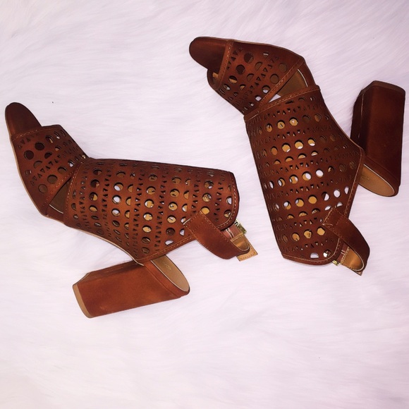 🎉🍯 New Cognac Booties - Picture 3 of 7