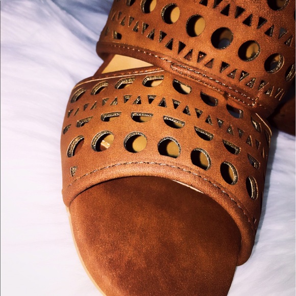 🎉🍯 New Cognac Booties - Picture 5 of 7