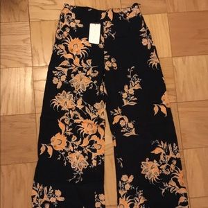 Never been worn ZARA full length pants, size Large
