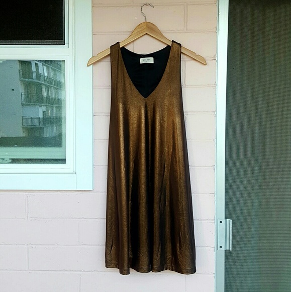 everly • racerback shift dress • N - Picture 2 of 6