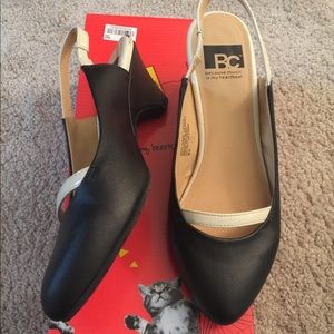 Black/white mckinley pump