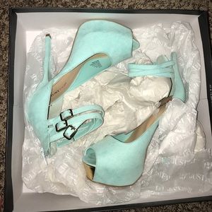 Mint Heels