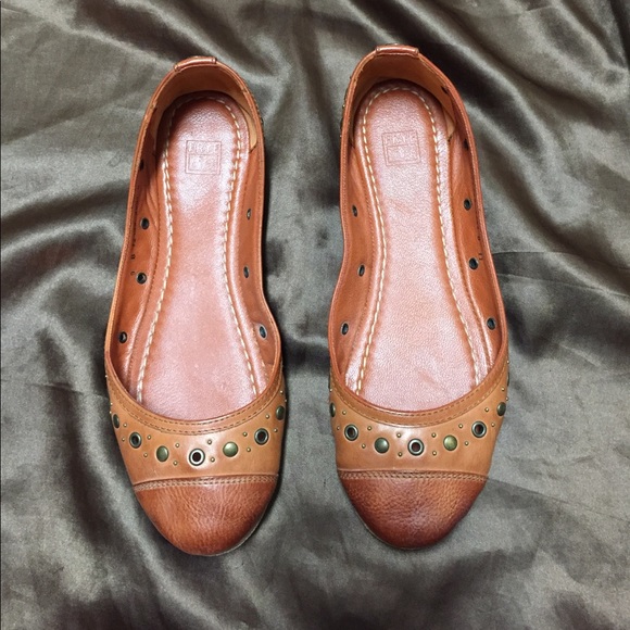 Frye Shoes - Frye Carson grommet ballet flats