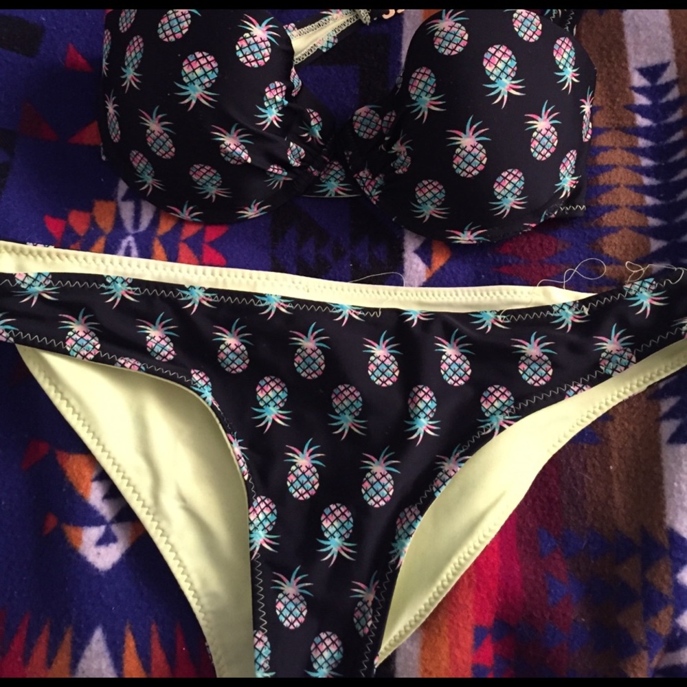 Forever 21 pineapple bikini large strapless