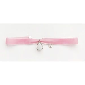 Light pink velvet pendant Choker