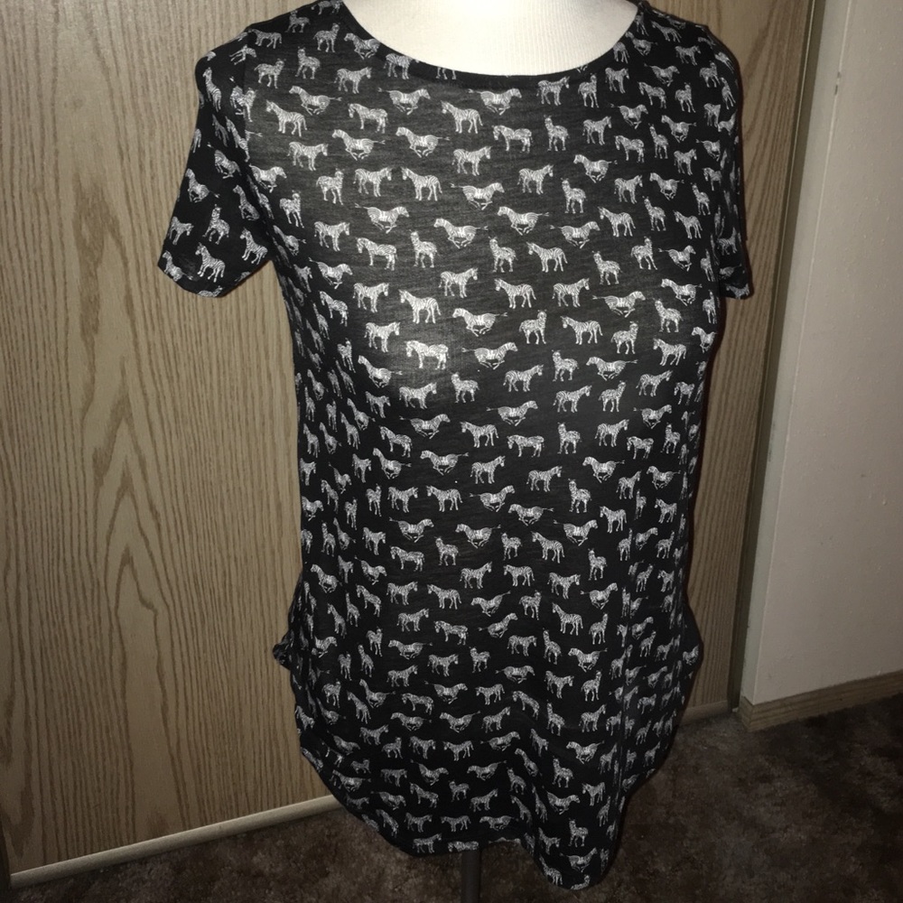 H&M short sleeve shirt w/ Zebras