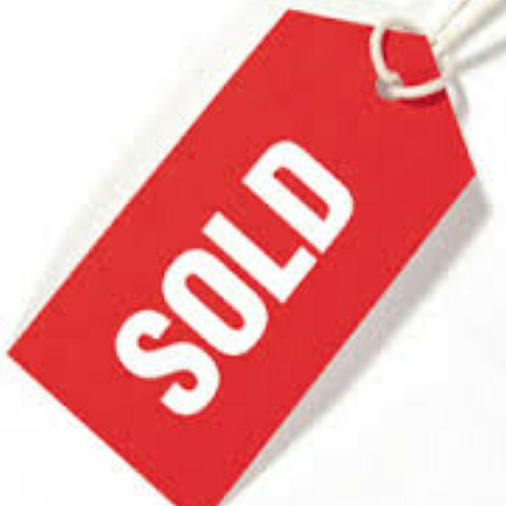 **SOLD in Bundle on Poshmark*Urban Rustic Pressed