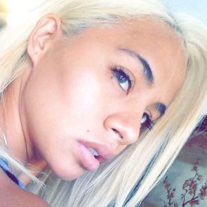 Meet your Posher, Ella