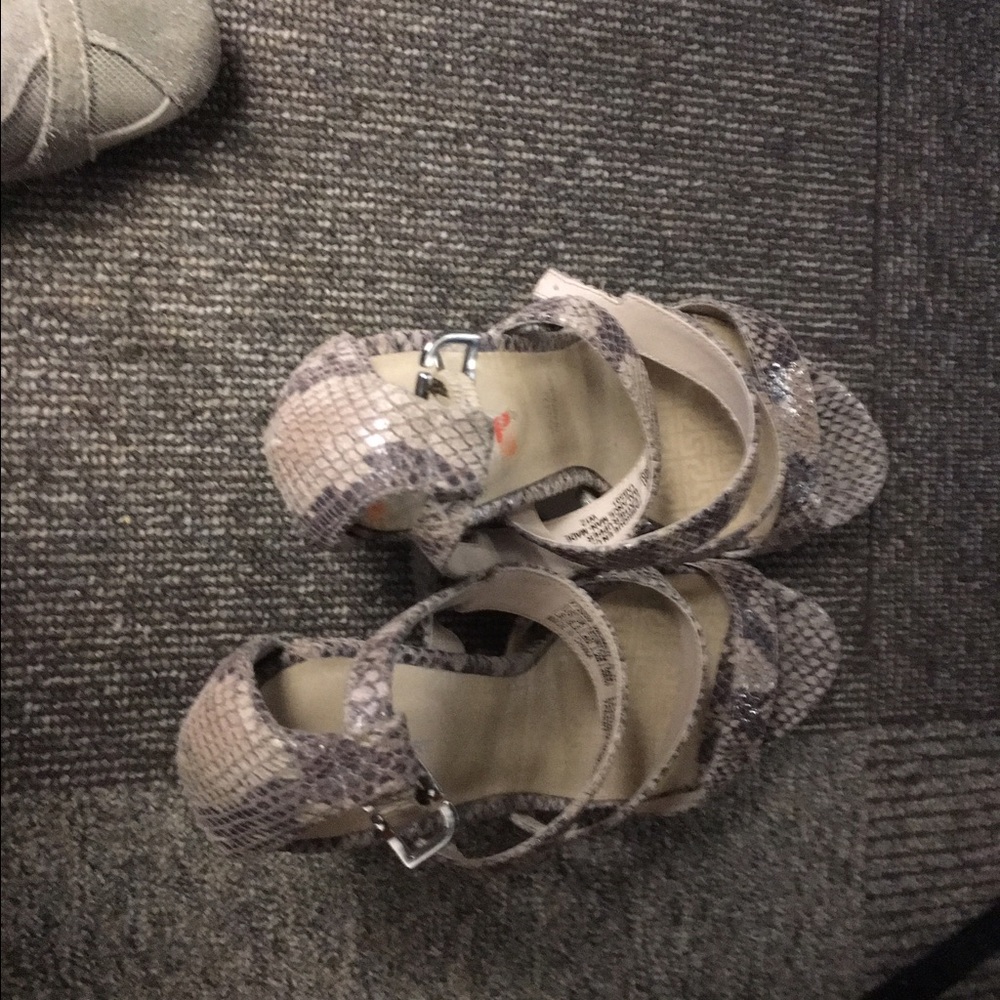 Adiprine snakes skin sandals